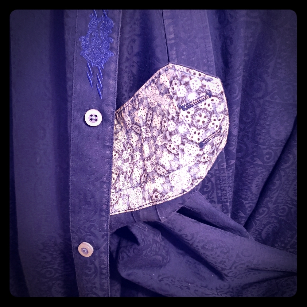 Deluxe Robert Graham classy button up shirt